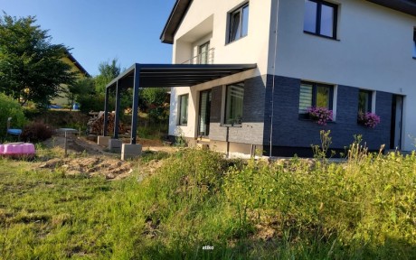 Realizace pergoly ESPACE s polykarbonátovou střechou
