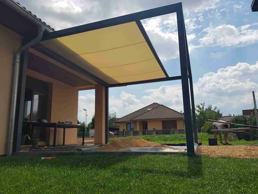 Hliníková pergola s pohyblivou markýzou 