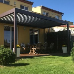 Pergola SKYLINE ve třpytivě hnědé barvě