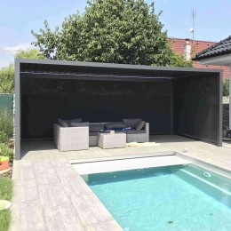 Samostatně stojící luxusní pergola u bazénu