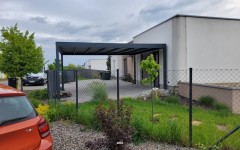 Carport v rozměru 6 ×5 m v barvě RAL 7016