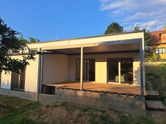 Bioklimatická pergola v šedé barvě 