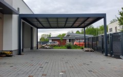 Střecha Carportu je tvořena trapézovým plechem 