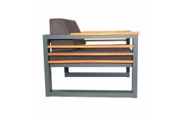 Hliníková židle s dřevěnými opěrky